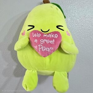 ❤️ Valentine's Day Pear Green Plush Toy. Nwot.